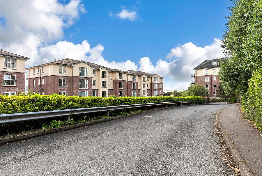 Apartment 37, 4 Northview