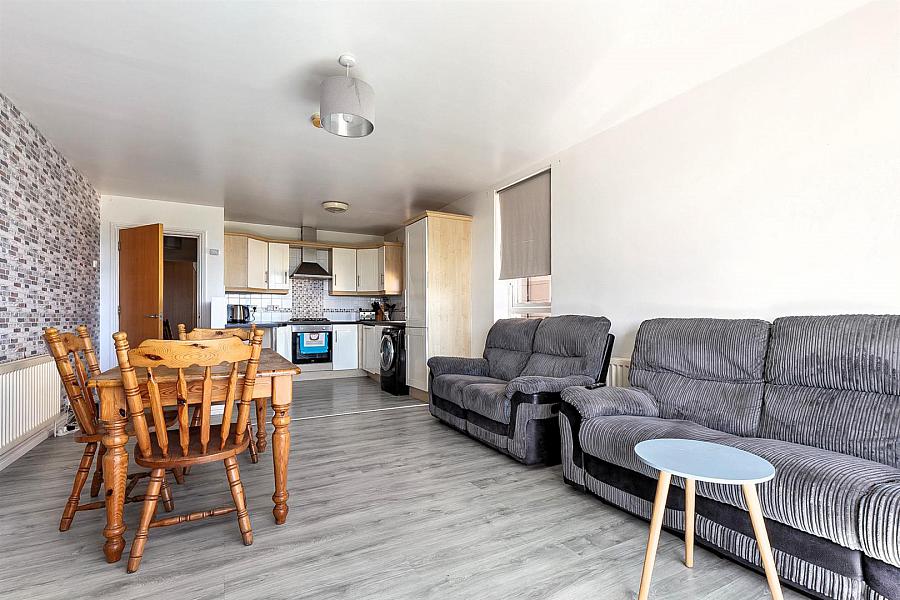 Apartment 37, 4 Northview