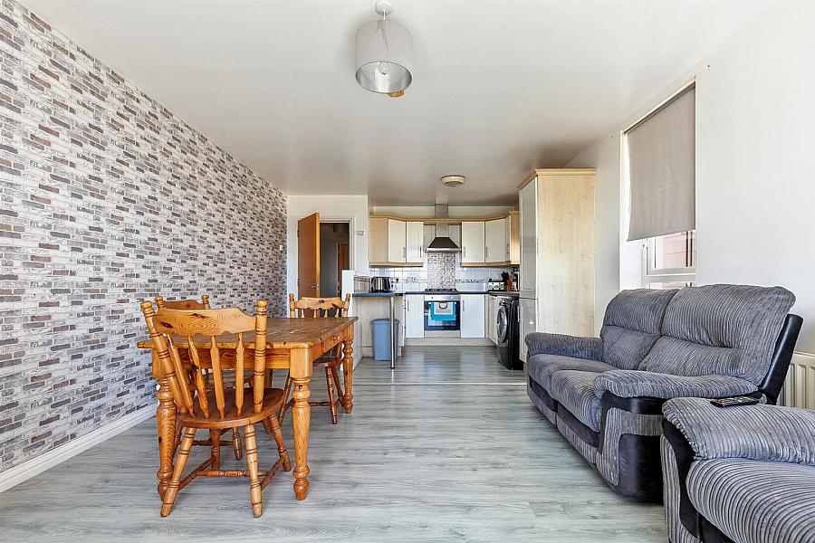 Apartment 37, 4 Northview