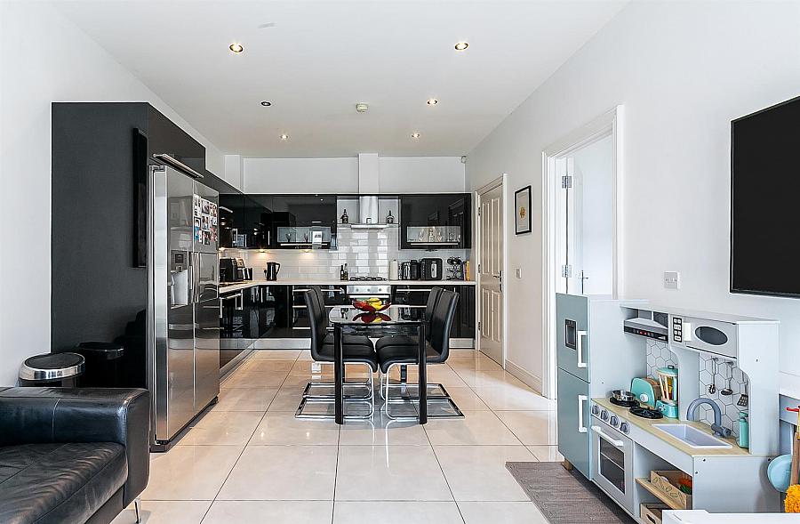 15 Blackrock Lane