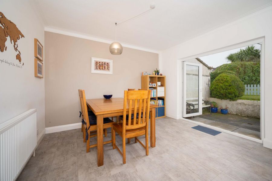 19 Kingsway Gardens