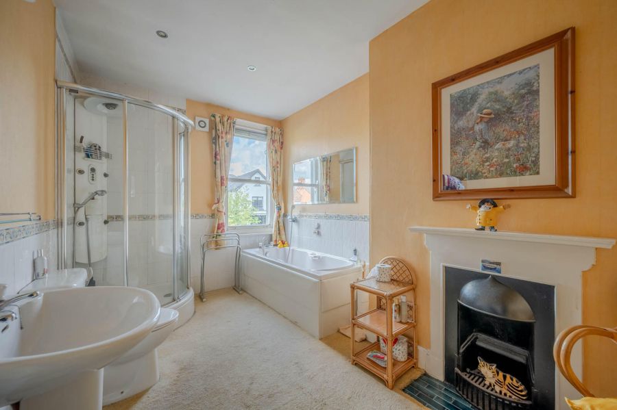 22 Myrtlefield Park