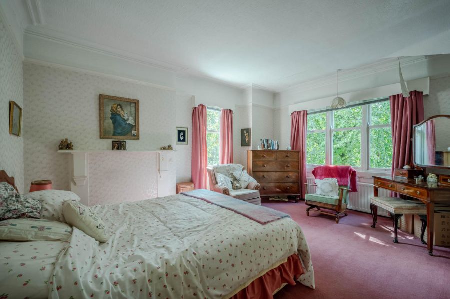 22 Myrtlefield Park