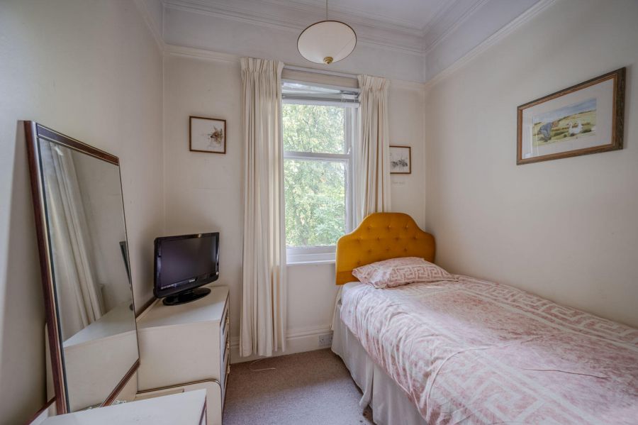 22 Myrtlefield Park