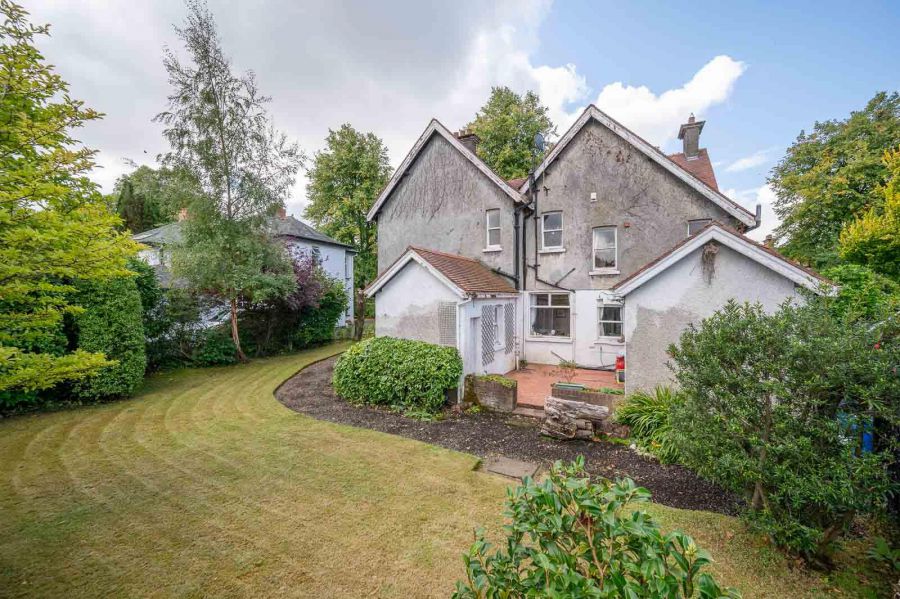 22 Myrtlefield Park