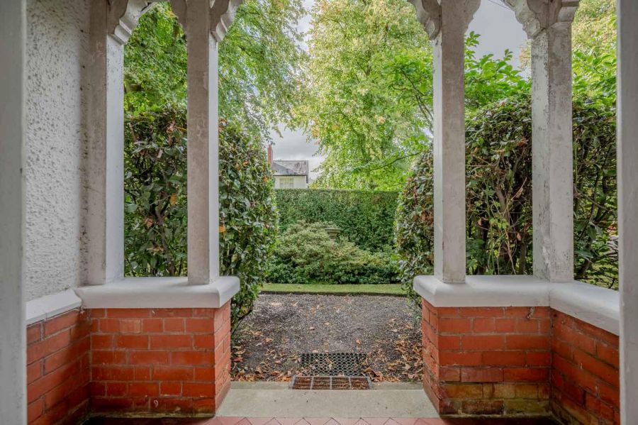 22 Myrtlefield Park
