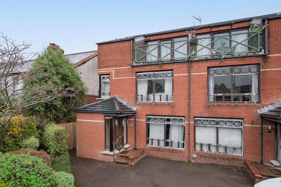 2 Hawthornden Mews