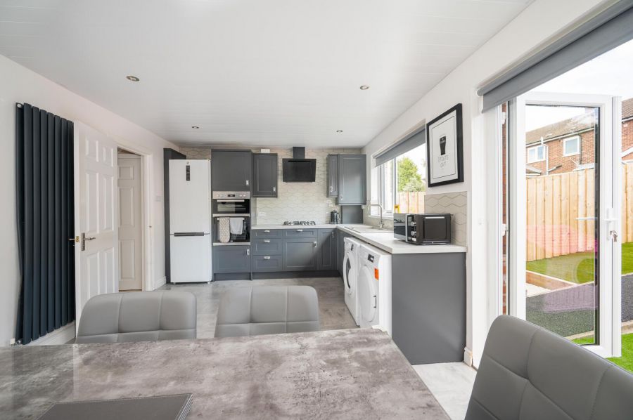 1a Ashmount Park