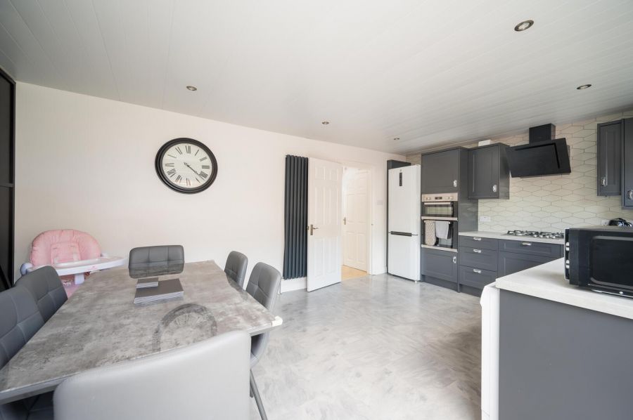 1a Ashmount Park