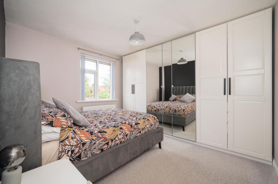 1a Ashmount Park