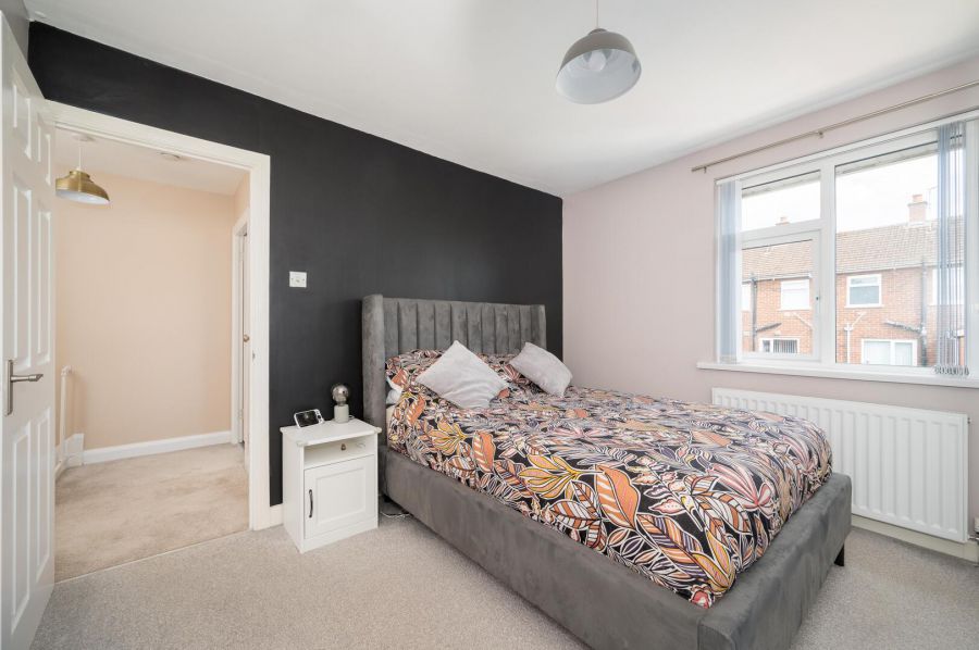 1a Ashmount Park