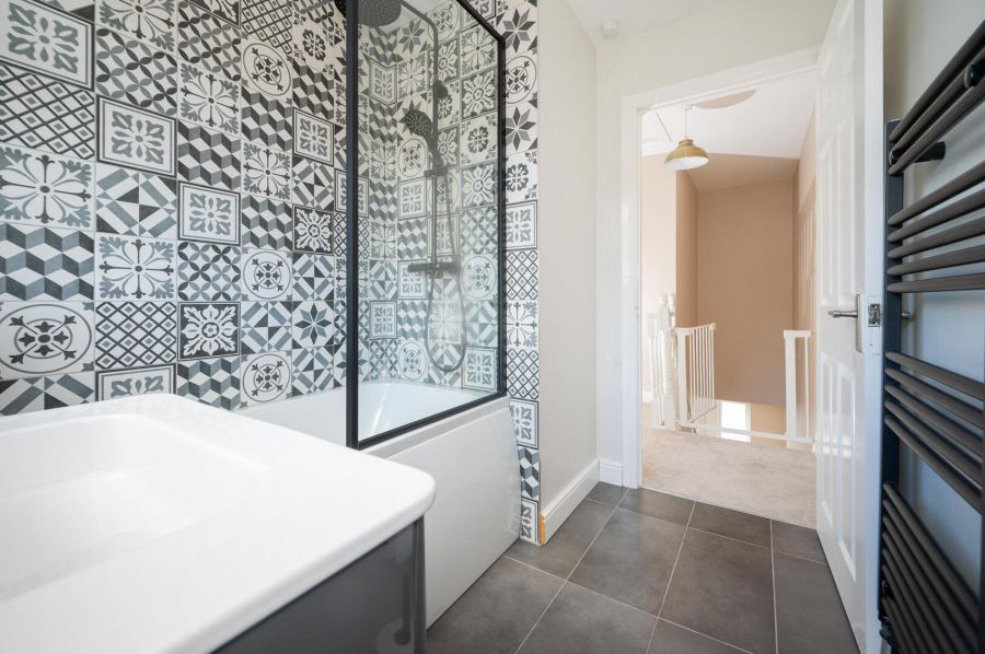 1a Ashmount Park