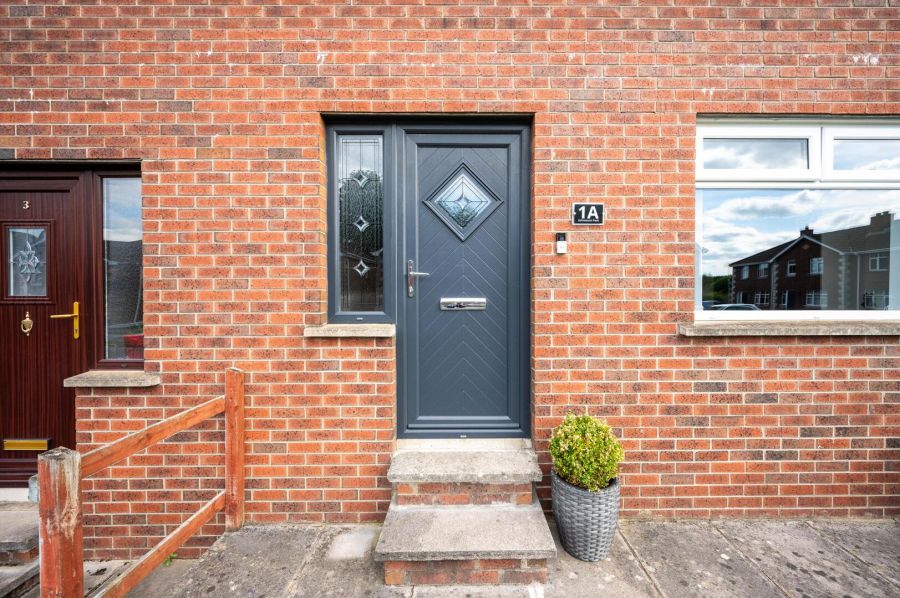 1a Ashmount Park