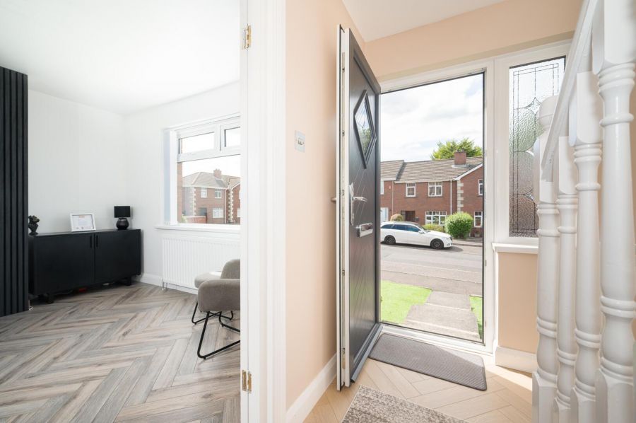 1a Ashmount Park