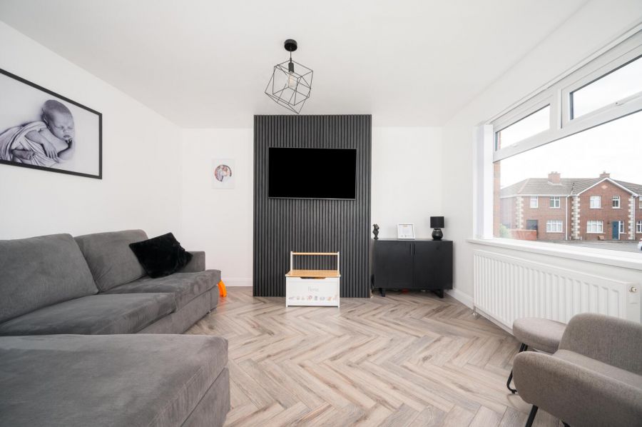 1a Ashmount Park