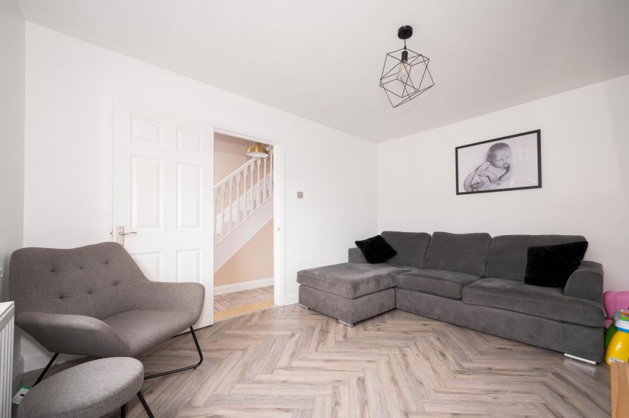 1a Ashmount Park