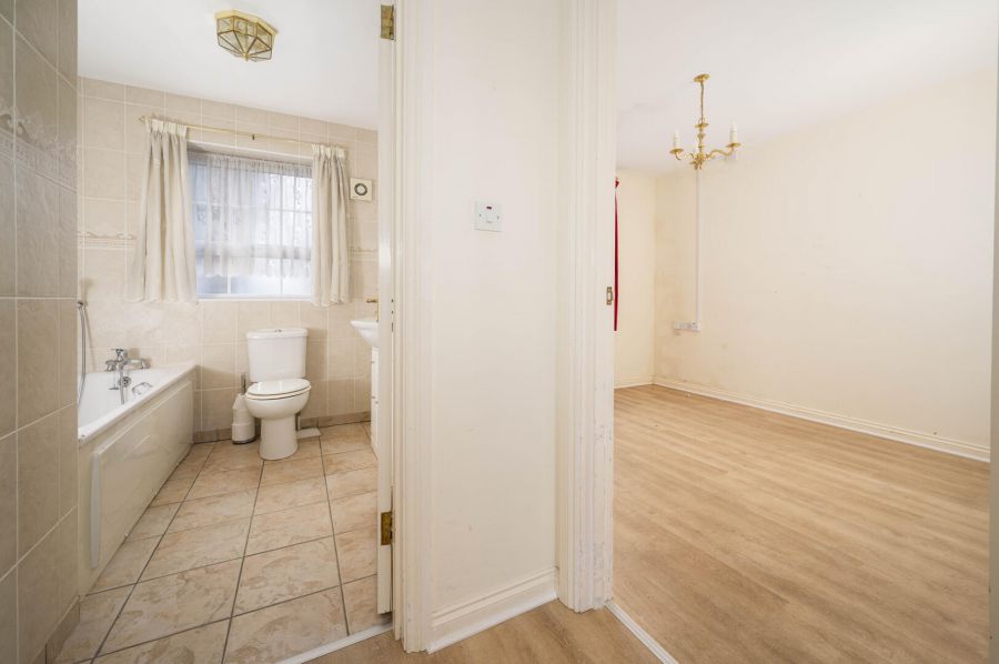 Apartment 2, The Courtyard