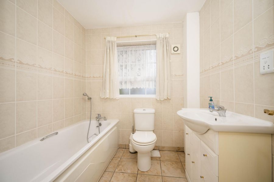 Apartment 2, The Courtyard