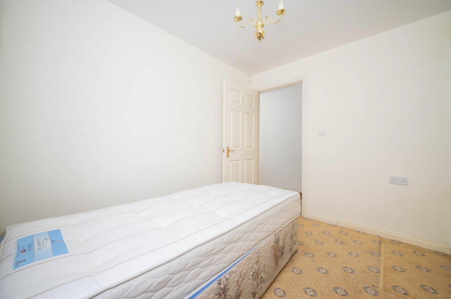 Apartment 2, The Courtyard