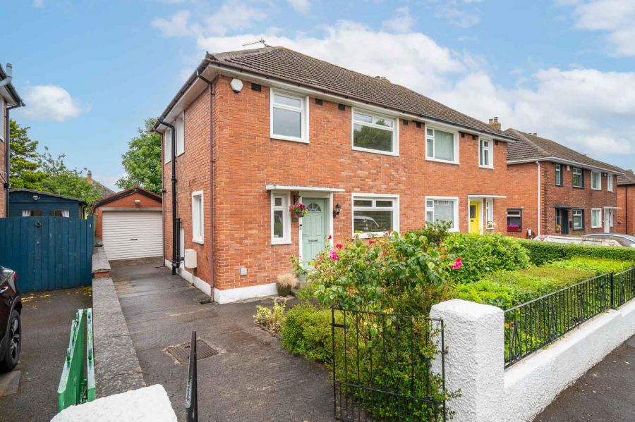 14 Carolhill Park