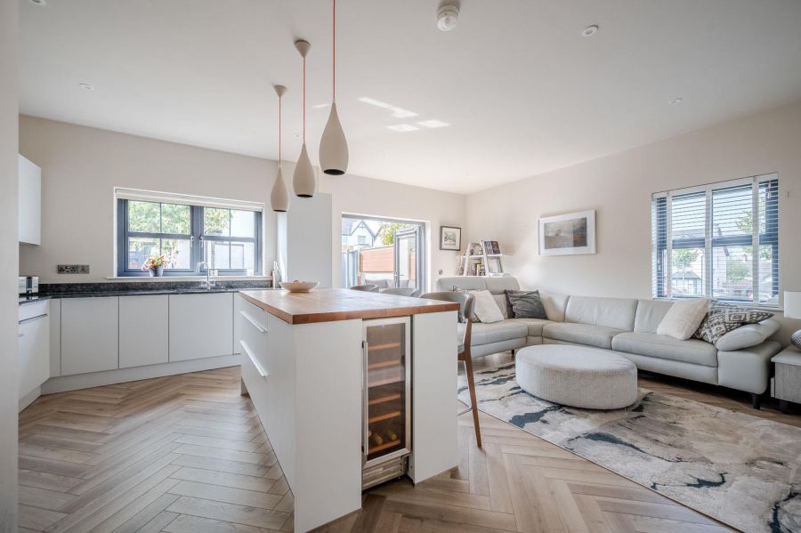 10 Bracken Hill Square