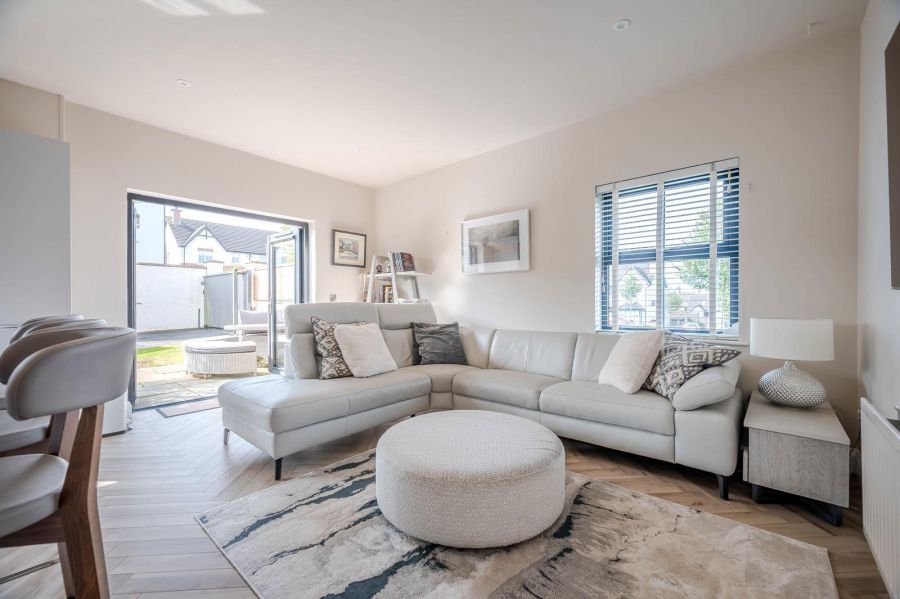 10 Bracken Hill Square