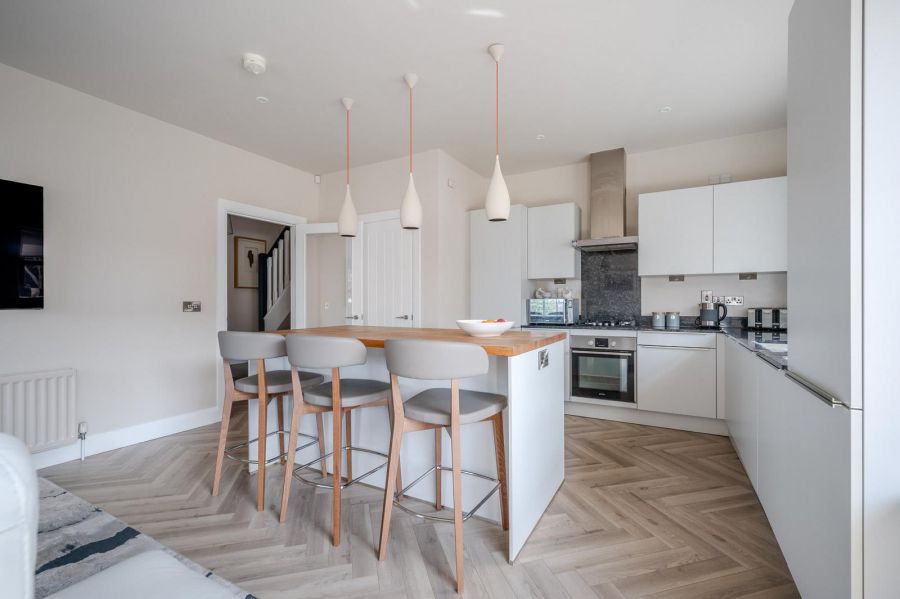 10 Bracken Hill Square
