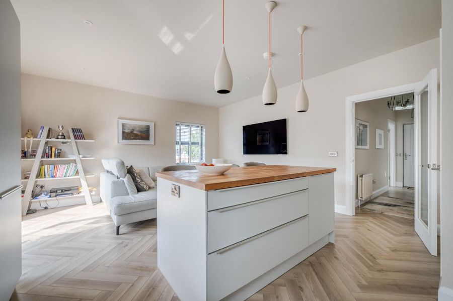 10 Bracken Hill Square