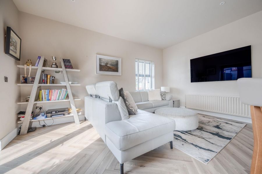 10 Bracken Hill Square