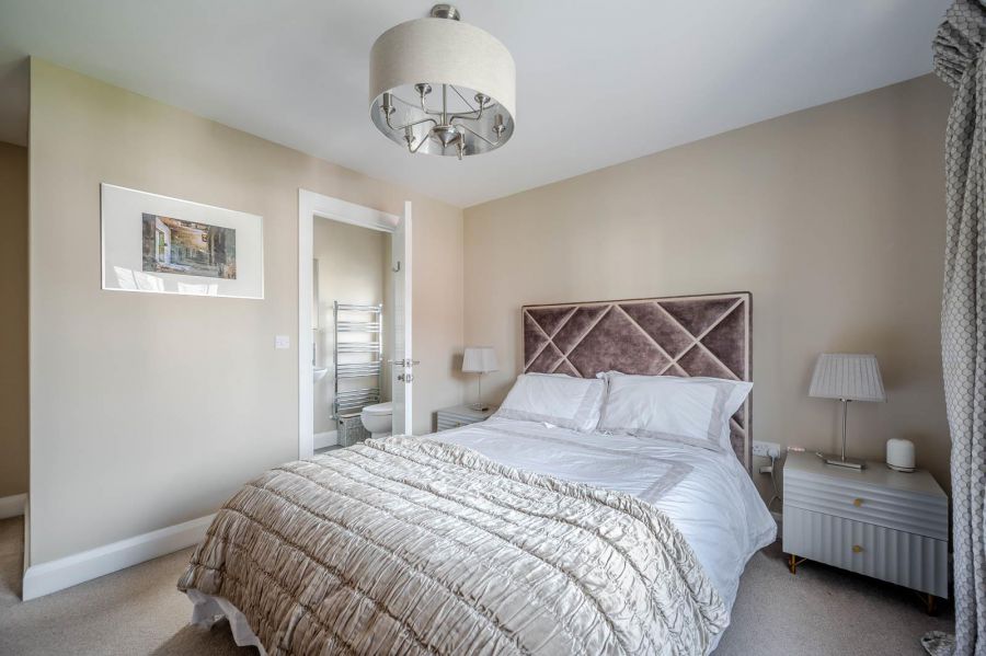 10 Bracken Hill Square