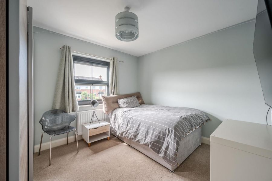 10 Bracken Hill Square