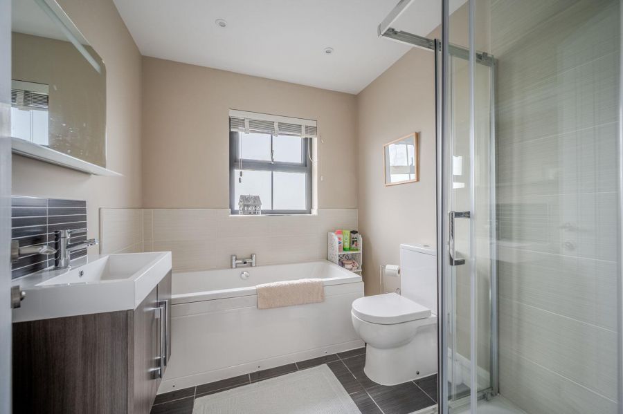 10 Bracken Hill Square
