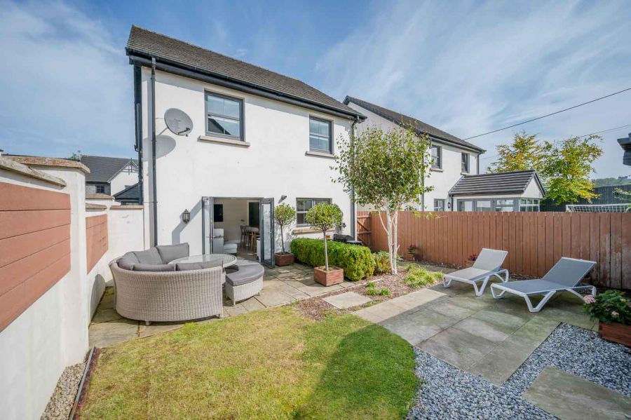 10 Bracken Hill Square