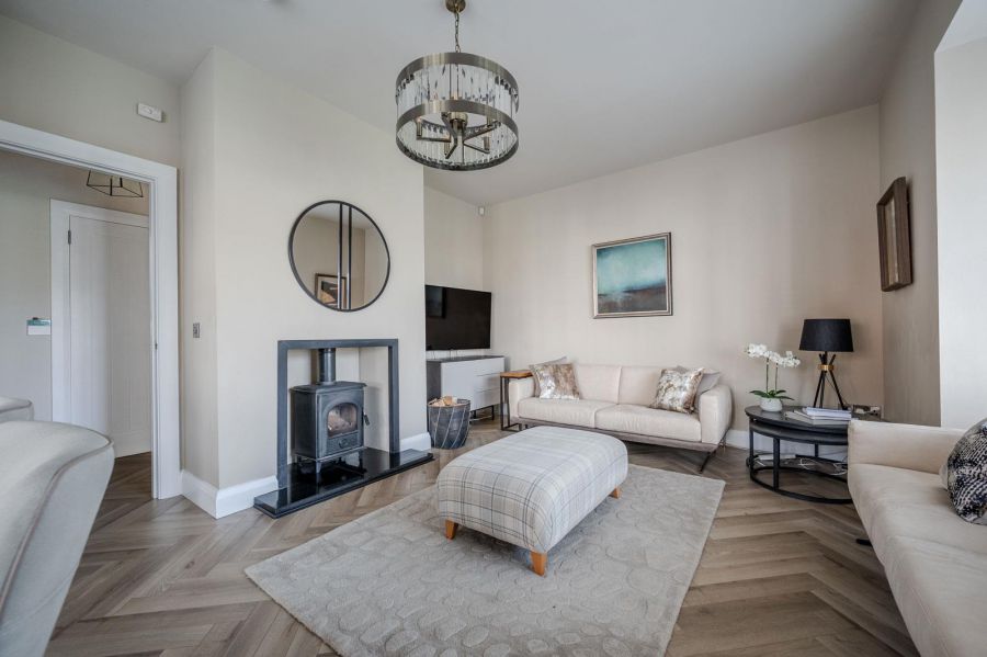 10 Bracken Hill Square