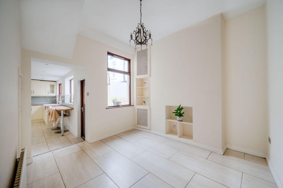 9 Sintonville Avenue