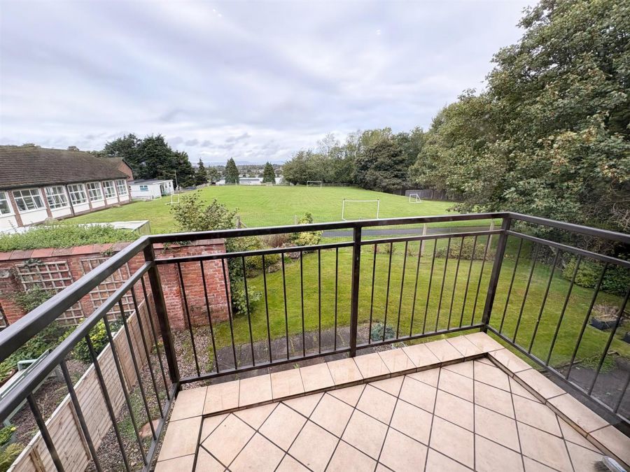 5B Helens Lea