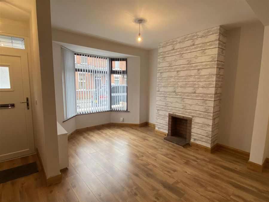 24 Hollycroft Avenue