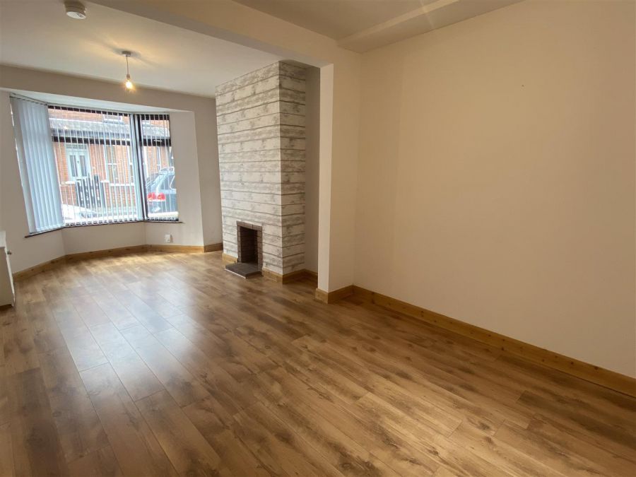 24 Hollycroft Avenue