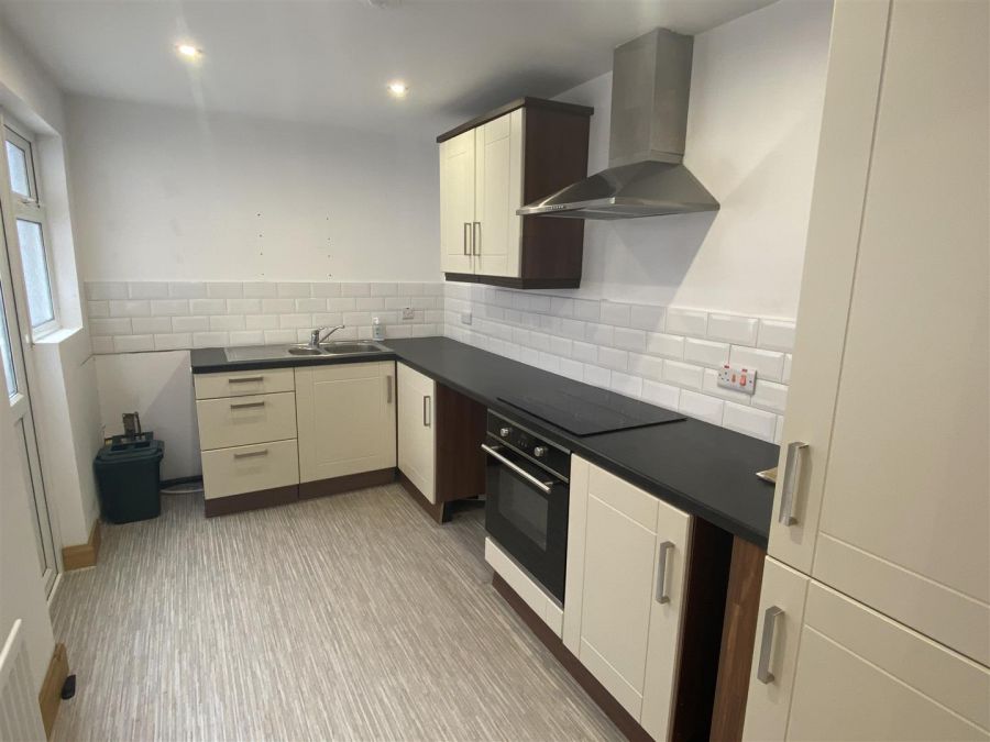 24 Hollycroft Avenue