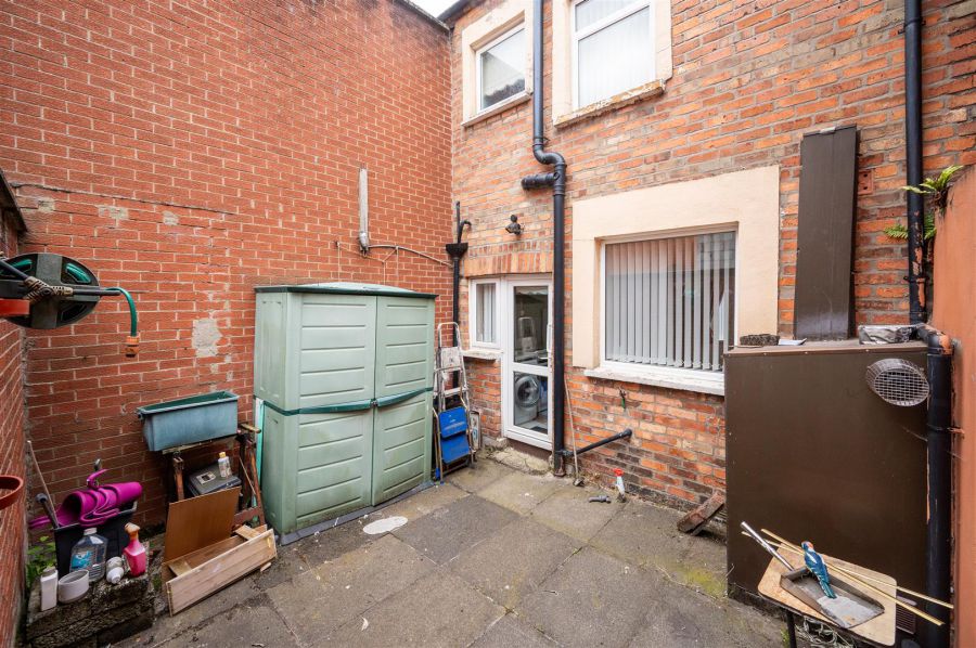 11 Lichfield Avenue