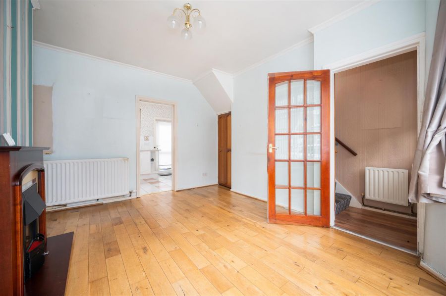 11 Lichfield Avenue