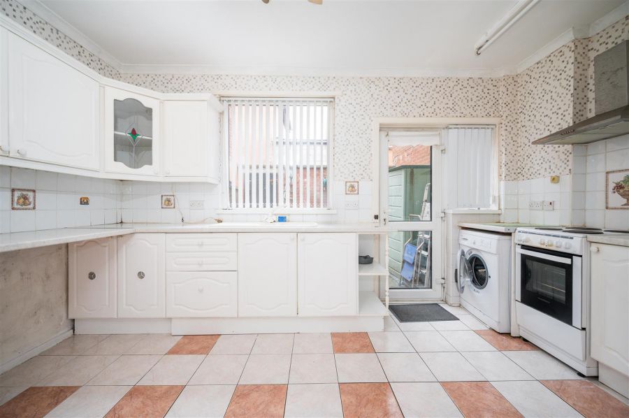 11 Lichfield Avenue