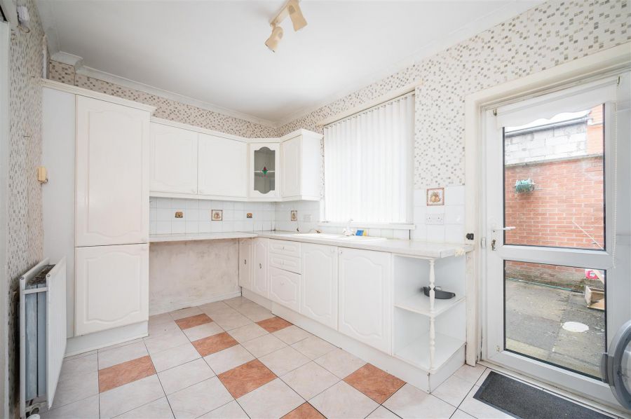 11 Lichfield Avenue