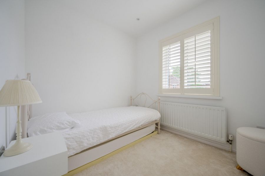 56 Kingsdale Park