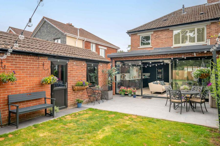 56 Kingsdale Park