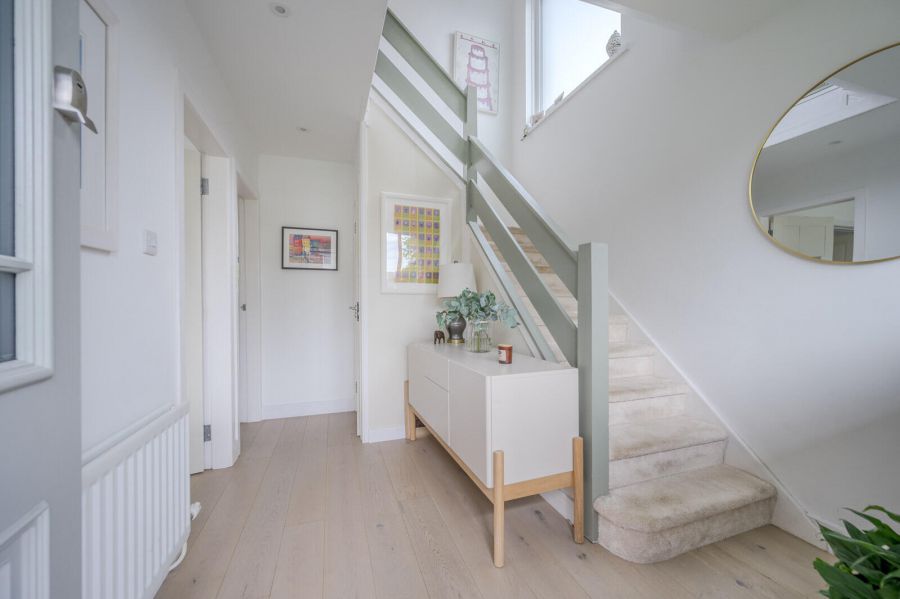 56 Kingsdale Park