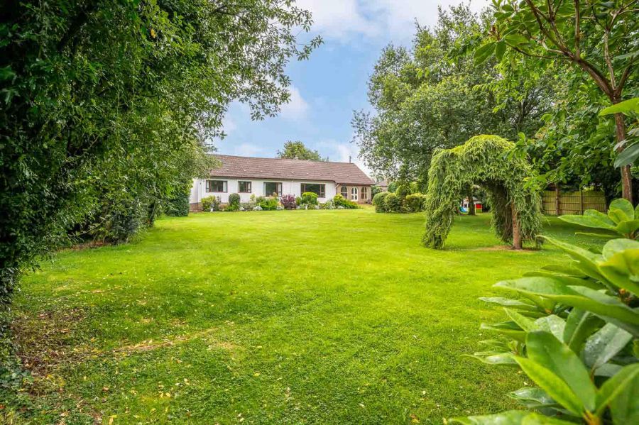 8 Ballyrogan Park