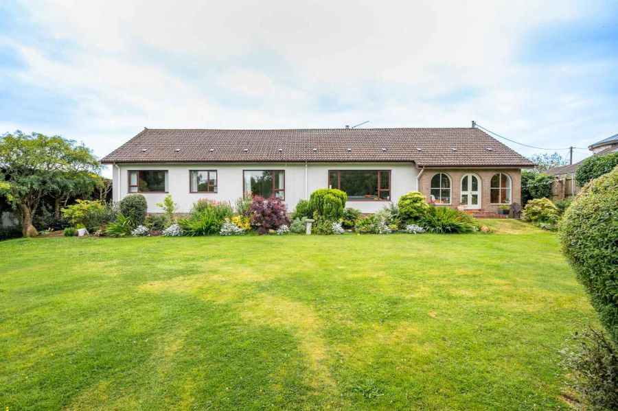 8 Ballyrogan Park