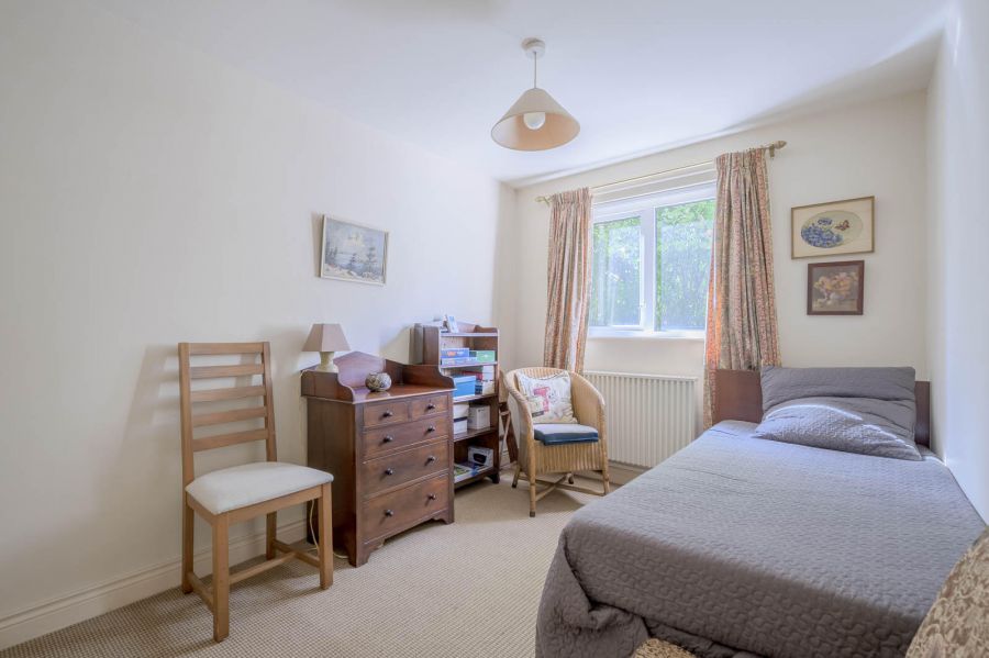 1 Woodlands Court