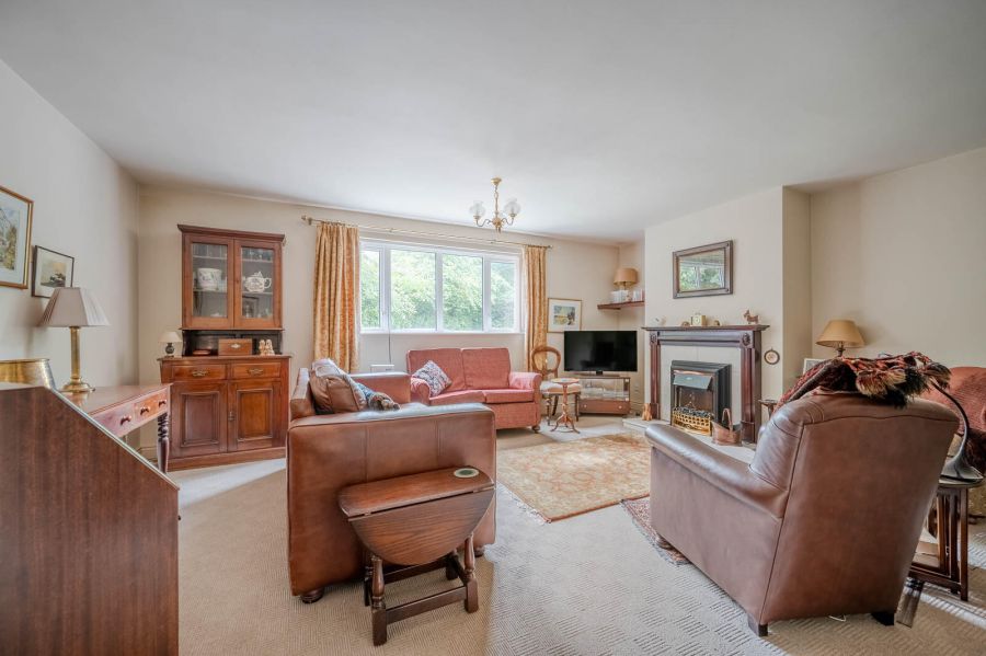 1 Woodlands Court